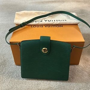 Louis Vuitton Epi Capucines leather bag